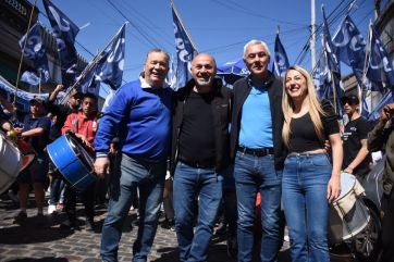 Tras la tormenta, UP tuvo su día peronista con la foto de Kicillof, Massa y Máximo