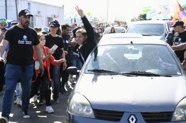 Tras la tormenta, UP tuvo su día peronista con la foto de Kicillof, Massa y Máximo