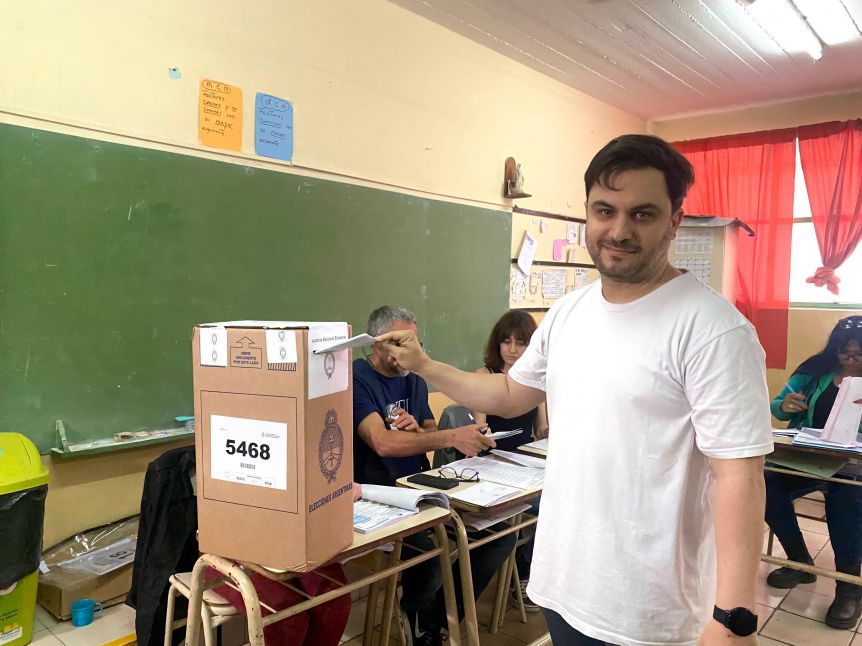 Jefe de Gobierno porteño: Leandro Santoro luego de votar recalcó que “es una elección muy especial”