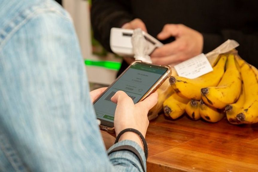 El “compre sin IVA” impulsó las ventas con Cuenta DNI y tarjeta de débito