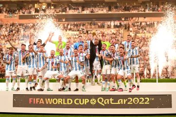 A un año del título siguen los resentimientos con Argentina: un joven acusa a Messi de robar el Mundial