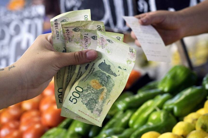 Los precios se disparan en la previa del 10D y la inflación mensual vuelve a dos dígitos
