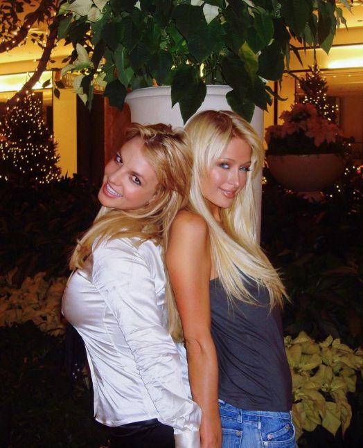 Paris Hilton compartió un explosivo álbum de fotos junto a Britney Spears por su cumpleaños