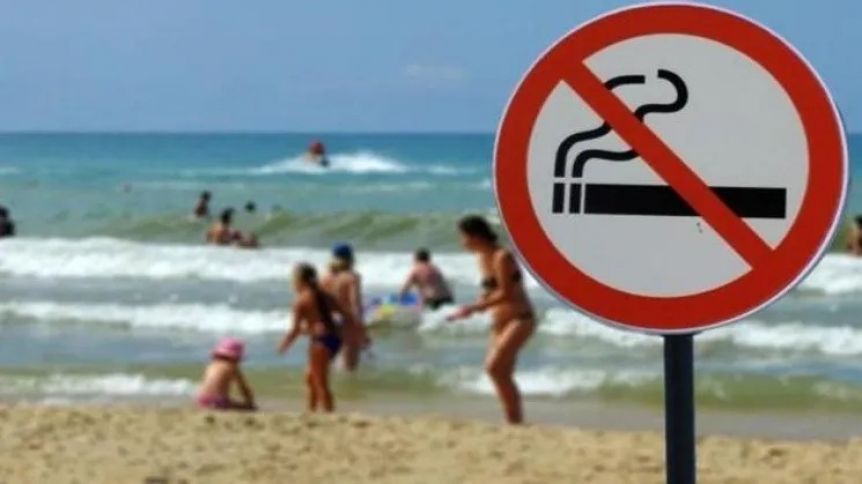 Vacaciones 2024: esta temporada estará prohibido fumar en las playas de Mar del Plata