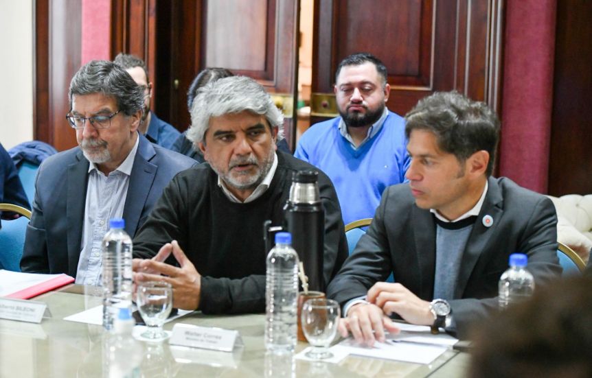 Tras el pedido de los gremios, Kicillof convocó a docentes y estatales a discutir paritarias