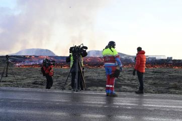 Impactantes imágenes de la erupción de un volcán en Islandia