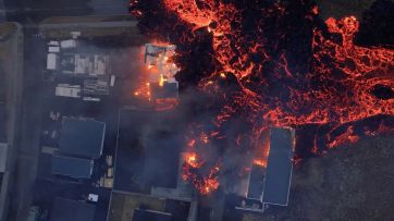 Impactantes imágenes de la erupción de un volcán en Islandia