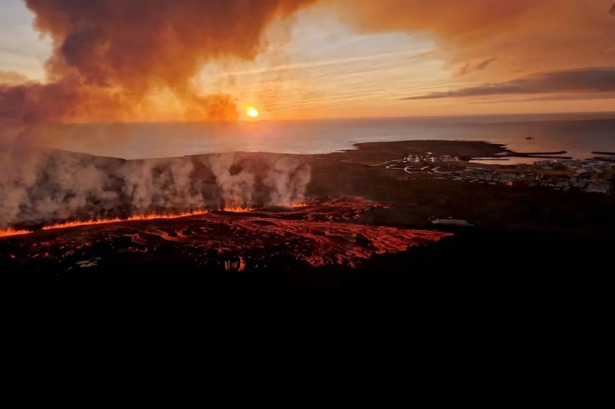 Impactantes imágenes de la erupción de un volcán en Islandia