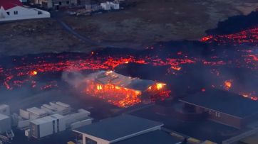 Impactantes imágenes de la erupción de un volcán en Islandia