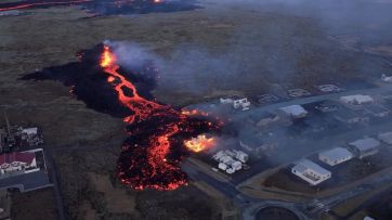 Impactantes imágenes de la erupción de un volcán en Islandia