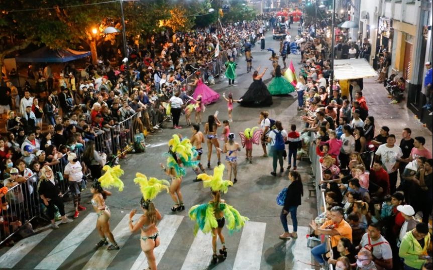Con el pomo a otro lado: otro distrito sintió el filo de la motosierra y suspendió su carnaval