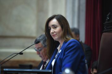 Aumento del 30% en diputados y senadores: 