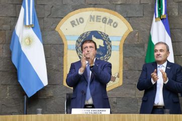 Río Nego: clink caja por el agua