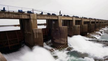 Río Nego: clink caja por el agua