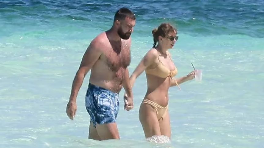 Taylor Swift y Travis Kelce se mostraron más enamorados que nunca en las Bahamas