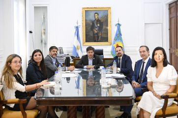 El día de Kicillof, inauguraciones, patrulleros y reunión diplomática