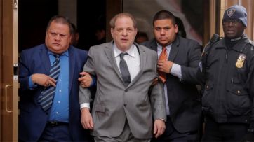 Anularon la condena a Harvey Weinstein por agresión sexual en un tribunal de Nueva York