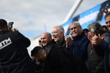 Kicillof surfea el maremoto: de la fugaz reunión con Cristina a la marcha por el 1 de Mayo