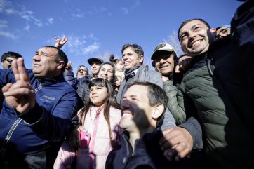 Sin Máximo en el escenario, la dirigencia bonaerense respaldó el acto en San Vicente