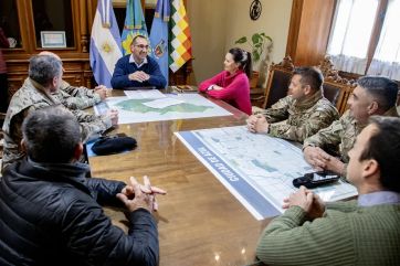 Insólito: el Ejército agarra pico y pala para mantener calles en distrito de La Cámpora