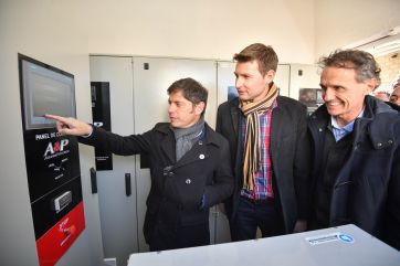 Axel Kicillof visitó la Cuarta en la inauguración de una planta potabilizadora y justificó su ausencia en Tucumán