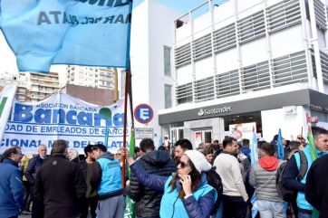 Gremios bonaerenses preparan presentaciones para judicializar Ganancias