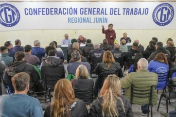 Ministro bonaerense llamó a movilizar con la CGT en Plaza de Mayo