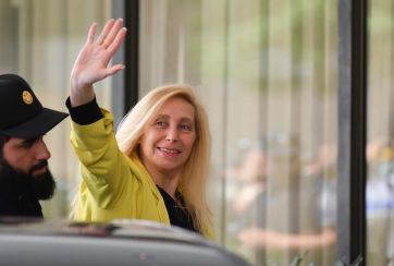 El “jefe” le dio sus merecidas vacaciones:  Karina Milei echó a la diputada Lourdes Arrieta