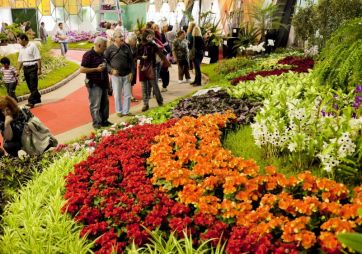 El mes de la primavera florece con varias fiestas importantes