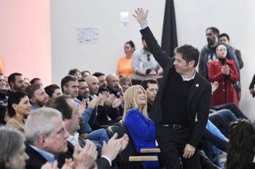 Kicillof tendrá su acto después la charla de Cristina y en medio de la interna peronista