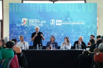 Máximo reunió dirigentes del interior y pidieron que CFK conduzca el PJ Nacional