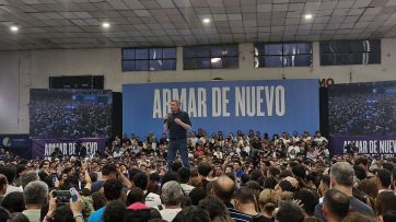 Cristina reúne caciques y Máximo le pone estadio al operativo clamor en Lanús