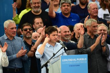 Kicillof, del guiño al pasado con Cristina a un futuro con sus nuevas melodías