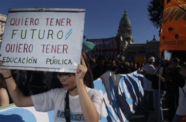 El futuro de la economía argentina enfrenta un dilema crítico antes de las elecciones 2025