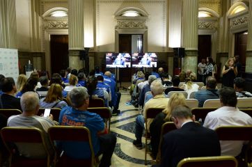 Ravioles, panqueques y varios tortazos en el menú de jueves del Senado