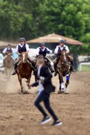 Axel Kicillof  presente en el Gran Premio Dardo Rocha: la carrera del aniversario de la ciudad