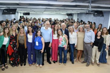 Junto a Iañez, Alak disertó en un congreso para abordar problemáticas sociales