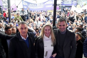 Interna libertaria: las fuerzas del cielo, del suelo y de la casta