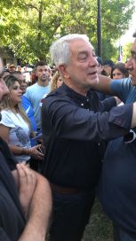 Como en la campaña del 23 Kicillof hizo un acto en una plaza y pidió apoyo para el 2025