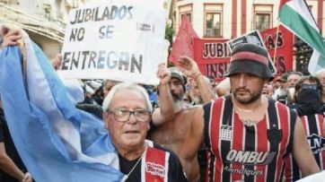 Violencia y descontrol en la marcha de los jubilados: 140 detenidos y un herido grave