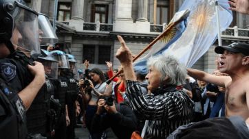 Bullrich denunció a dos intendentes y Otermín le respondió: “Es una cortina de humo”