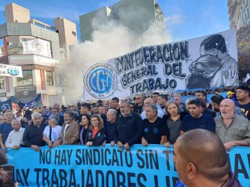 El kicillofismo acompañó a la CGT en la marcha por el Día del Trabajador