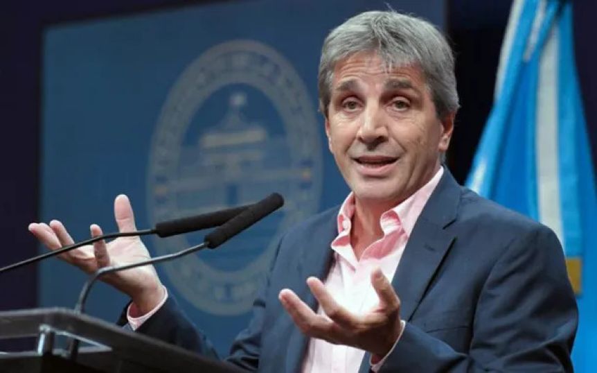 El gobierno prepara anuncios para que los dólares “del colchón” empiecen a circular
