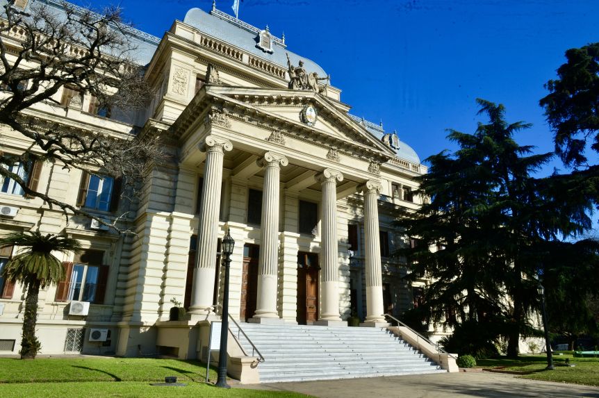 Plazos electorales: cónclave oficialista, advertencia opositora y final abierto