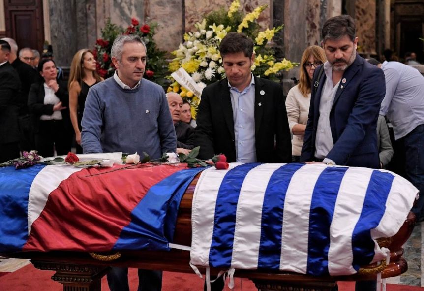 Kicillof fue al funeral de Pepe Mujica y pidió disculpas por el Gordo Dan