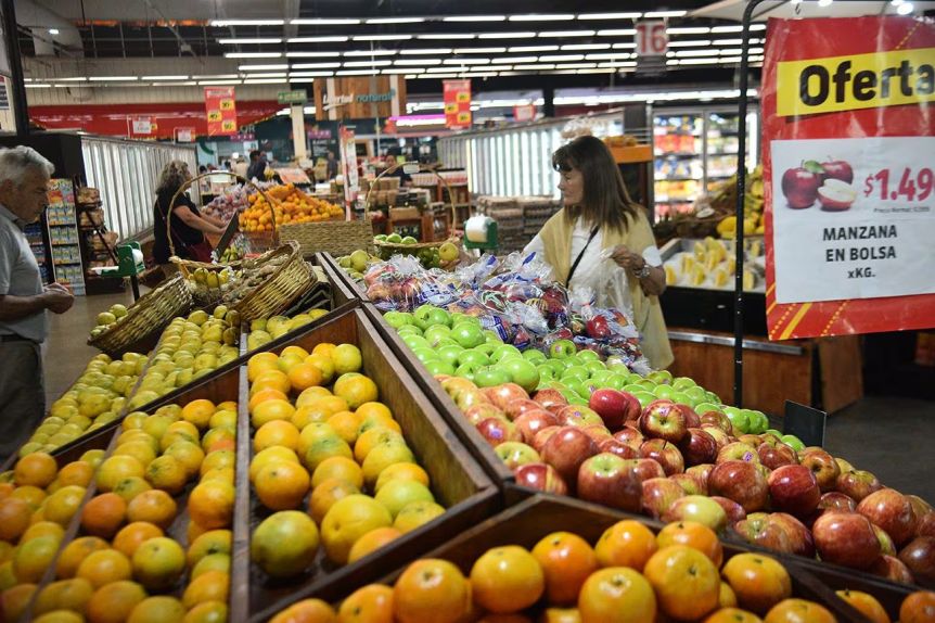 Polémica: podrían ingresar al país alimentos sin la intervención de ANMAT