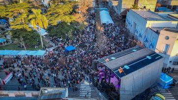 Dolores vive la Fiesta de la Torta Argentina con una torta de 450 kilos