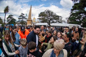Dolores vive la Fiesta de la Torta Argentina con una torta de 450 kilos