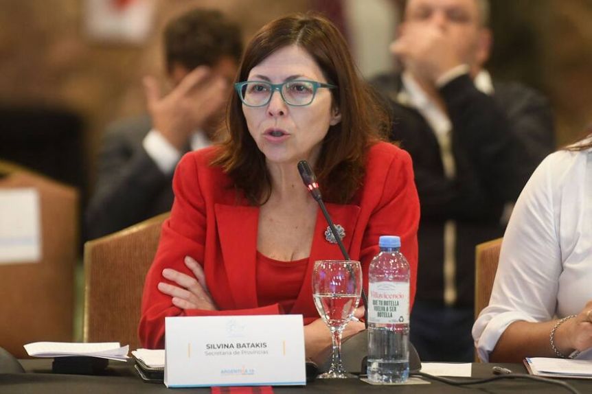 Sobreseyeron a Silvina Batakis por la contratación de “Pitty” la numeróloga