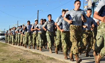 El Gobierno anunció la implementación de un servicio militar voluntario para jóvenes de entre 18 y 28 años